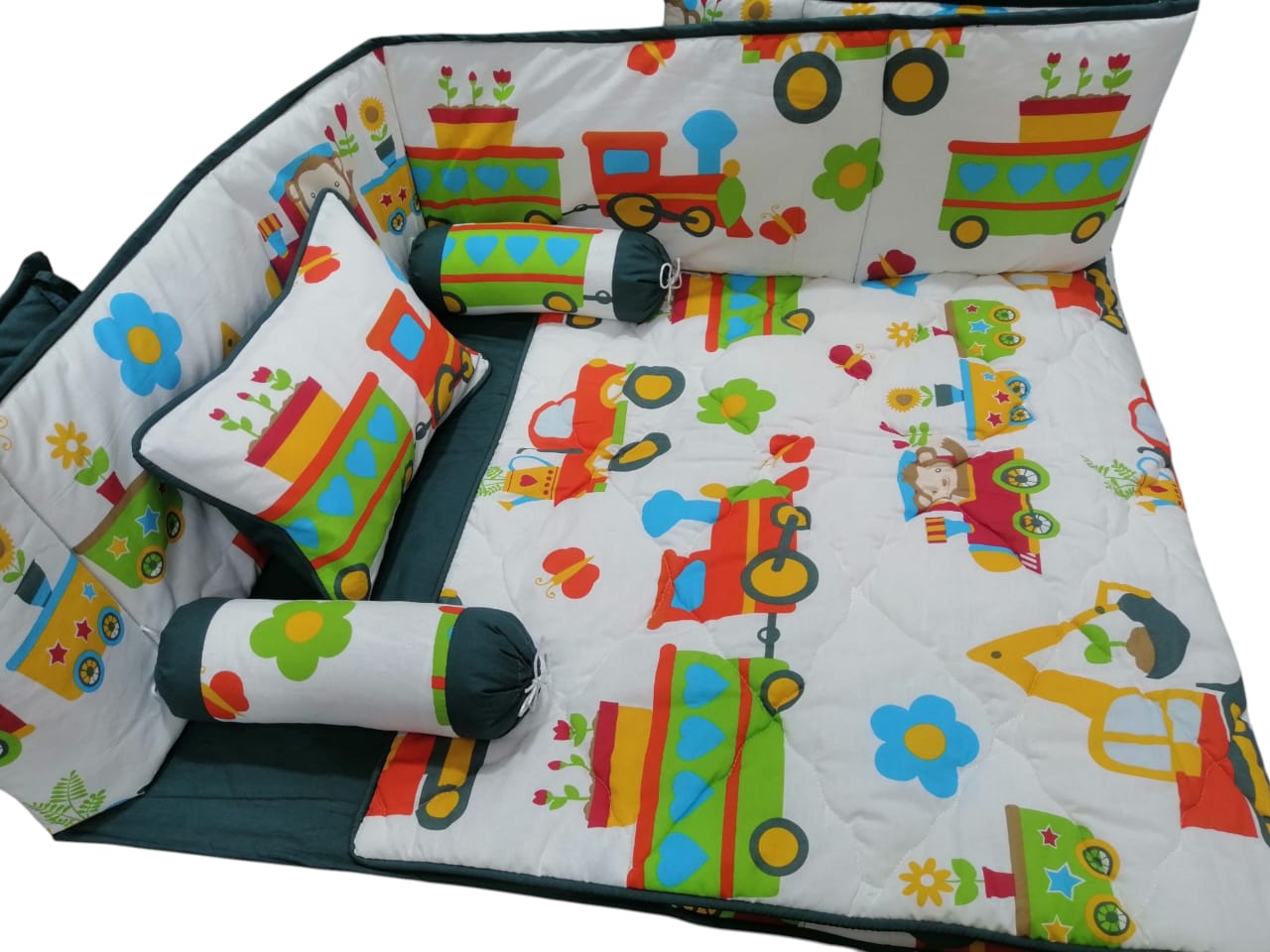 CS-124 : Train Toys Baby Cot Set 6 Pcs